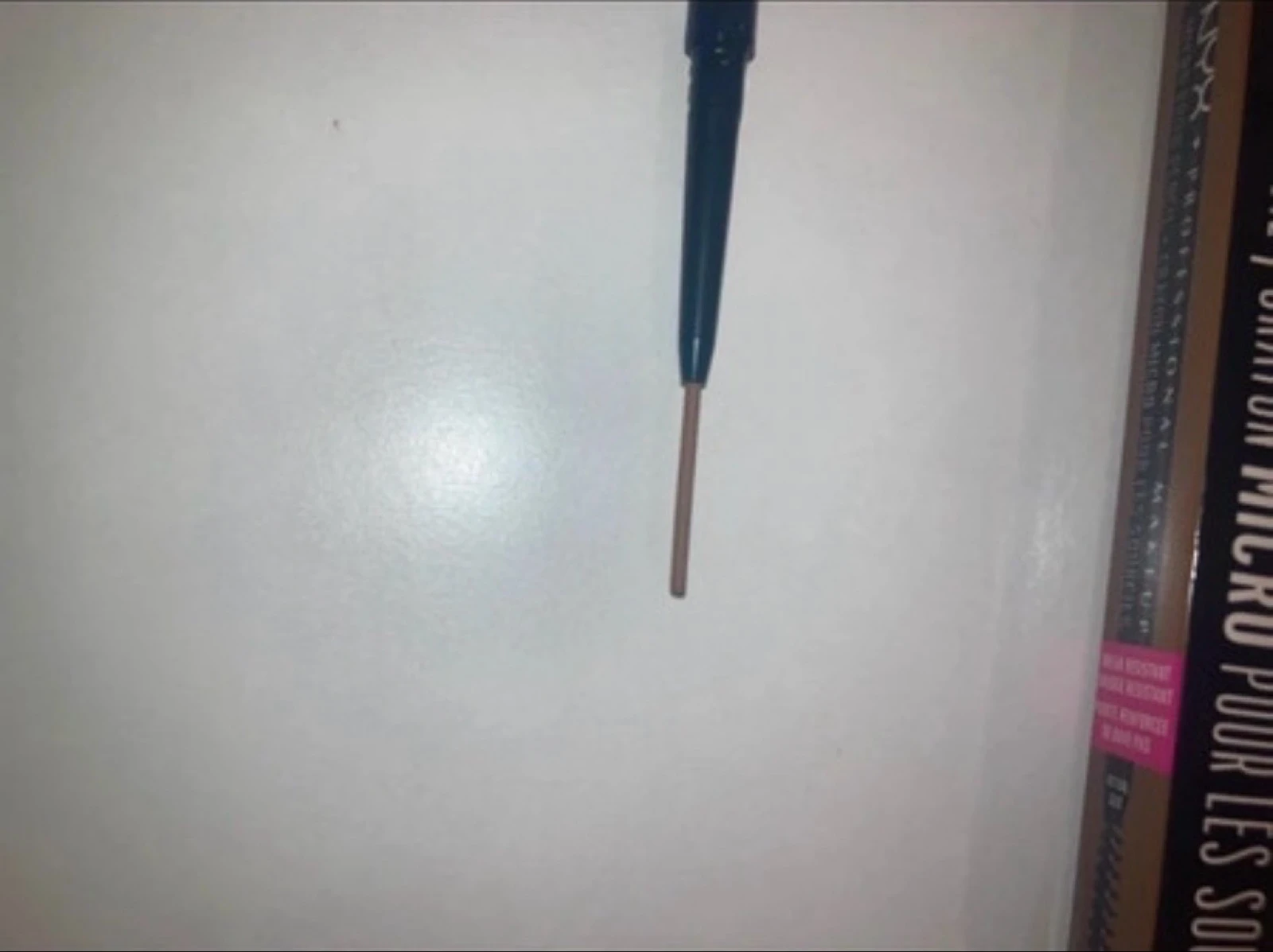 Lápis de sobrancelhas NYX micro marrom tom LOIRA – photo 2